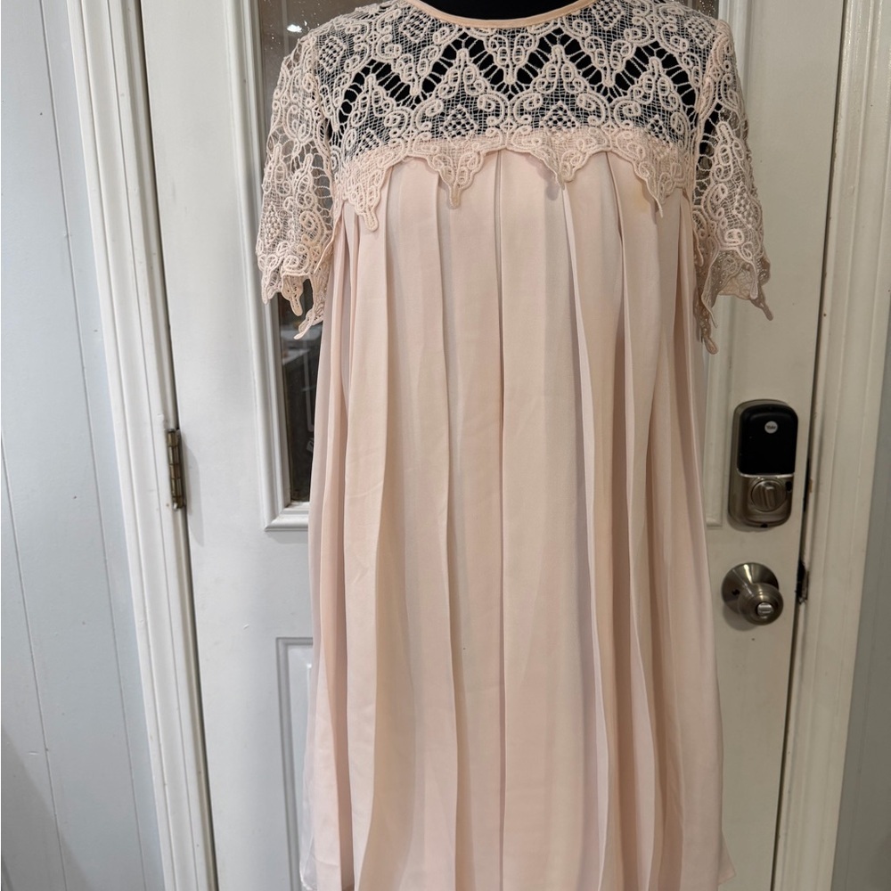 Windsor Lace Detail Dress in Cream